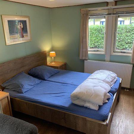 Sfeervolle Chalet Met Terras, H14 De Veldkamp, Epe, Voor 4 Personen Villa ภายนอก รูปภาพ