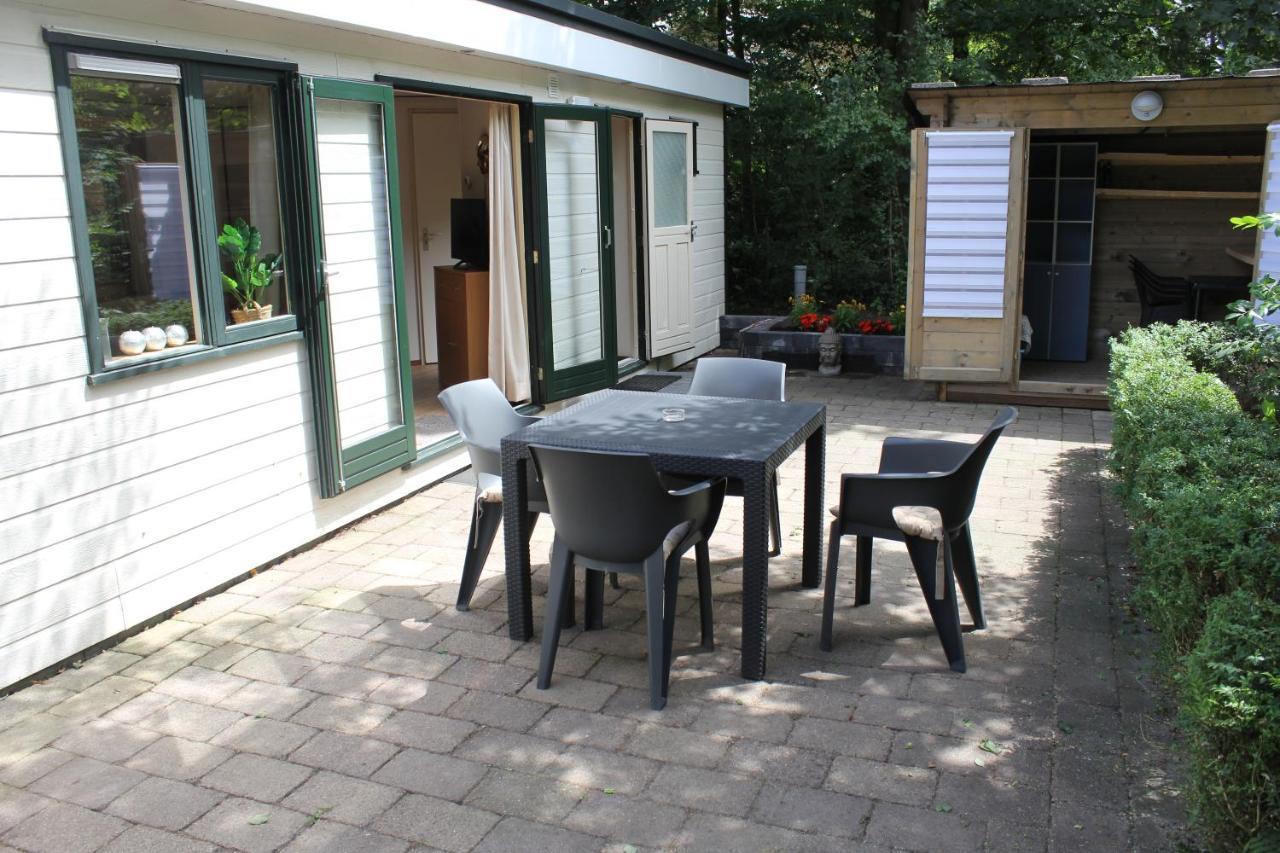 Sfeervolle Chalet Met Terras, H14 De Veldkamp, Epe, Voor 4 Personen Villa ภายนอก รูปภาพ