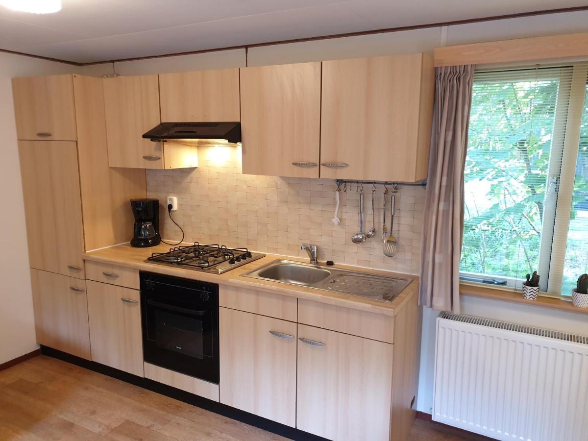 Sfeervolle Chalet Met Terras, H14 De Veldkamp, Epe, Voor 4 Personen Villa ภายนอก รูปภาพ