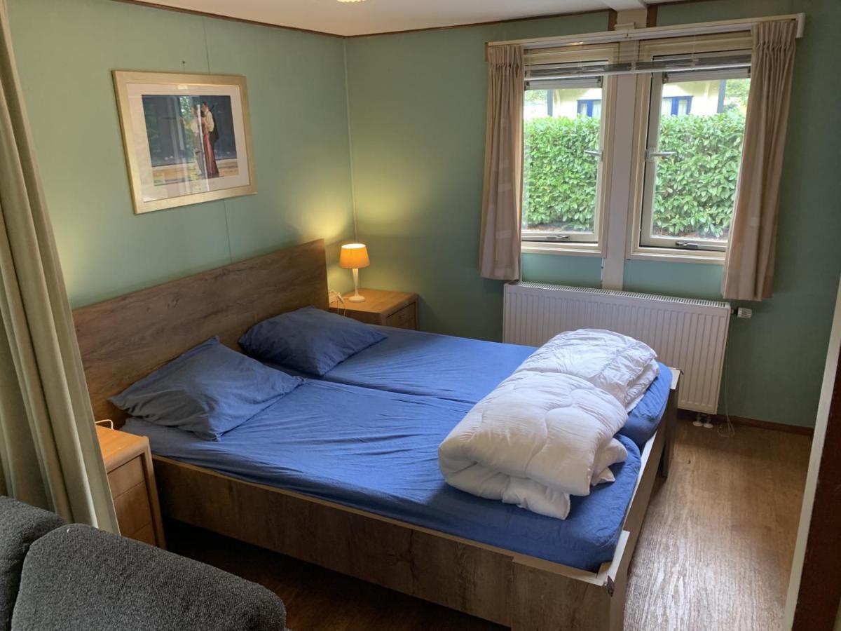 Sfeervolle Chalet Met Terras, H14 De Veldkamp, Epe, Voor 4 Personen Villa ภายนอก รูปภาพ